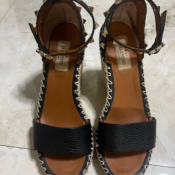 Valentino Black and Tan Leather Sandals - Picture 1 of 3